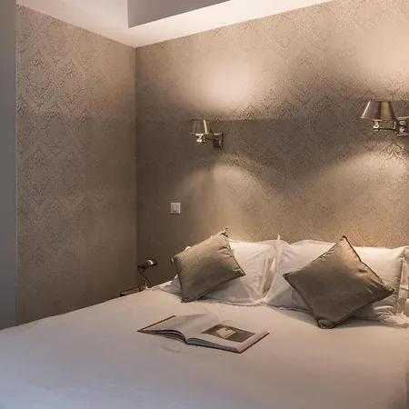 Bastille Liberte Apartment