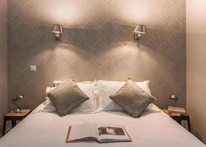 Bastille Liberte Paris